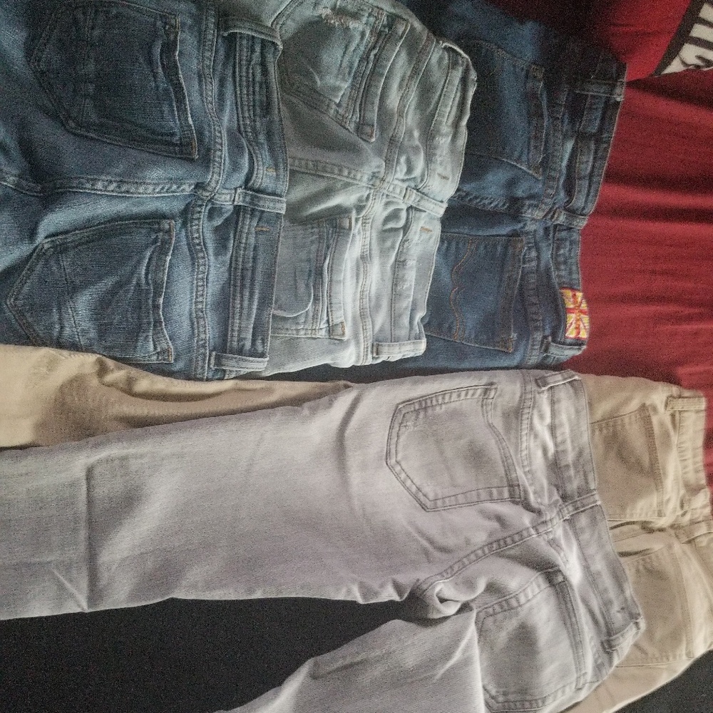 Jean's - Picture 2 of 4